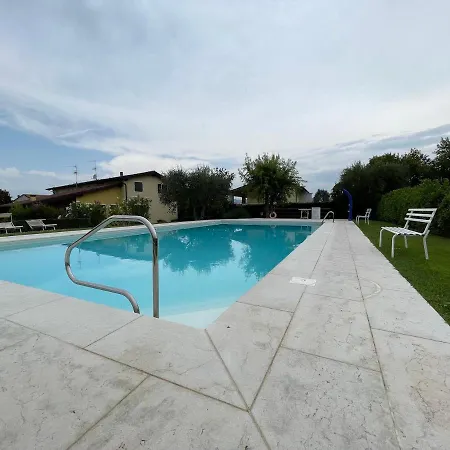 Laura's Country House Pool & Tennis